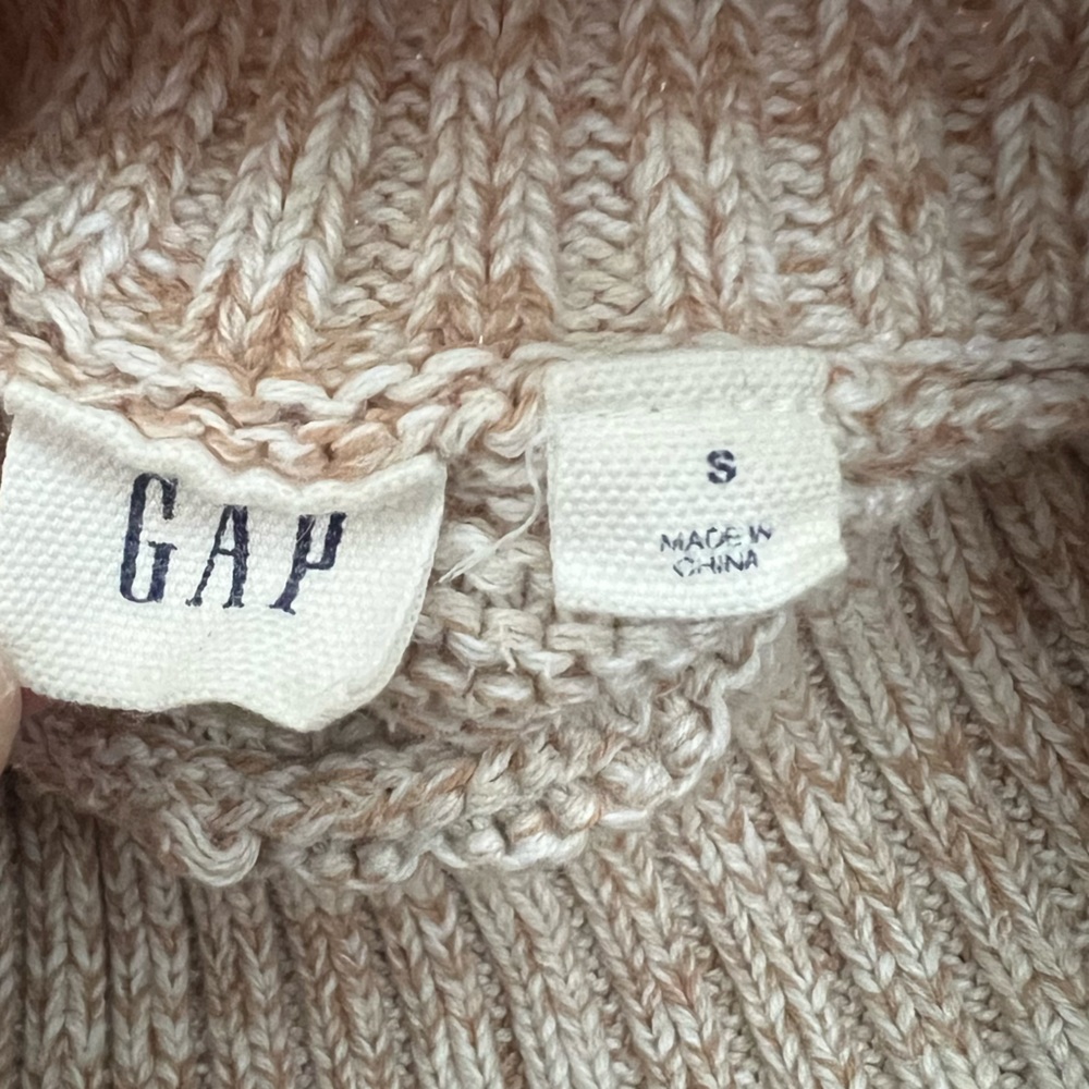 GAP Sweater - Picture 4 of 5